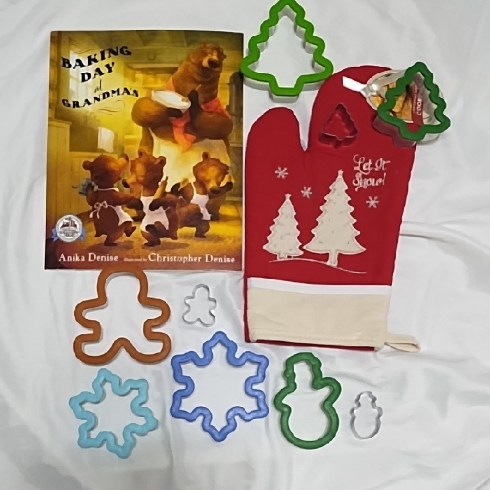 Christmas Baking Set with 9 Cookie Cutters, A Nwt Mitt, & Kids Baking Story Book